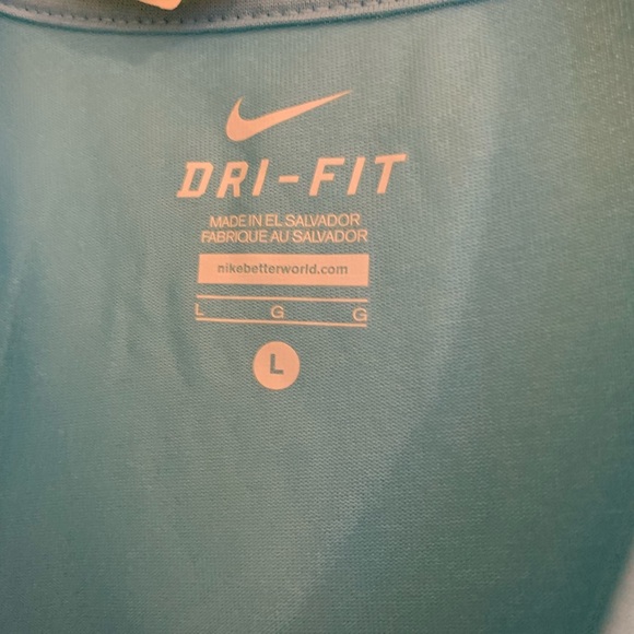 Girls Nike shirt never worn - Picture 2 of 2